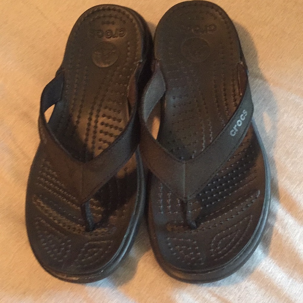 Crocs flip flops size 6 womens